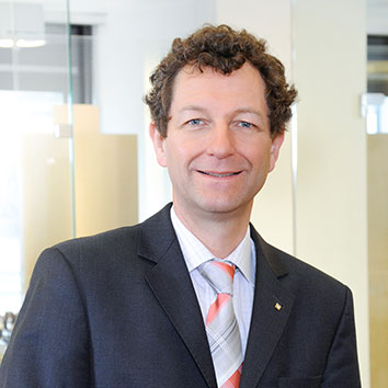 Schmuckgutachter Axel Thierfelder, Goldschmiedemeister